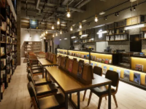 Lamp Light Books Hotel Fukuoka