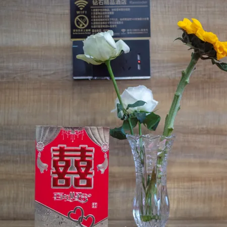 Lushan Diamond Boutique Hotel (Minle Sports Park Branch)