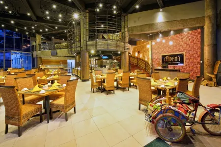 Oak Tree Emerald Hotel & Conventions Semarang