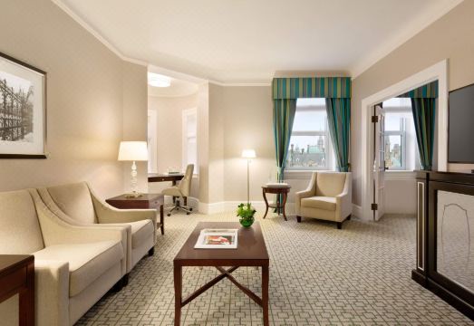 페어몬트 샤토 로리에