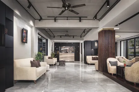King Grand Boutique Hotel