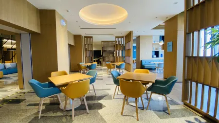 Holiday Inn Express Jining Cultural Center Отели рядом с достопримечательностью «Jining Indoor Stadium»