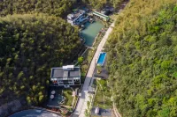 Anji Vaninn·Banshan Wild Luxury Private Hot Spring & Mountain Stream Retreat Villa Hotels in Hello Kitty Park