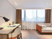 Beijing Guoan Hotel (Sanlitun East Bridge Metro Station Branch) Hotel dekat pusat perbelanjaan Parkview Green
