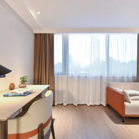 Beijing Guoan Hotel (Sanlitun East Bridge Metro Station Branch) Отели рядом с достопримечательностью «Станция метро Dongdaqiao»