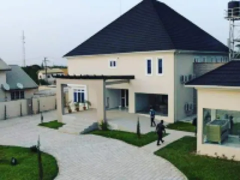 The Point Hotel & Suites فنادق في جوس