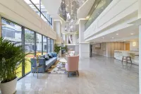 QIONGHAI LAKE VIEW FAMILY RESORT