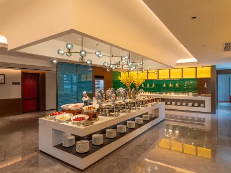 Hampton by Hilton Qingdao West Coast Отели рядом с достопримечательностью «Lingshanwan Seaside Park»