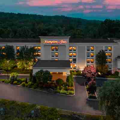 Hampton Inn Danbury Hotel Exterior