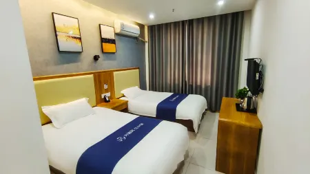 Home Inn Huayi Hotel (Liangshan Huatong Used Car Market)