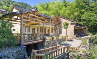 Floral Hotel Cloud Unfolded Cottage