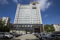Yangjiang Yintai Hotel (Baili Plaza Branch)