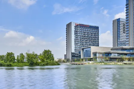 Hilton Garden Inn Suzhou Wuzhong Отели рядом с достопримечательностью «Wenzheng College of Soochow University»