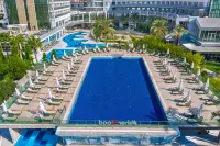 شيروود إكسكلوسيف لارا، - شامل جميع الخدمات