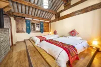 Lijiang Qilu Boutique Bed and Breakfast