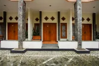 Pandu Prima Guest House Syariah Mitra Reddoorz Hotel di Antapani