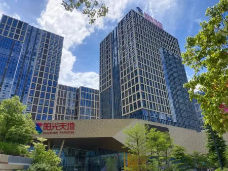 Qingpingguo Movie Apartment (Fuzhou South Railway Station)