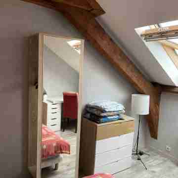 The Sanctuary - 50 Metres from the Train Station Rooms