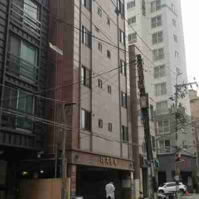 西面公寓15 Hotel Exterior