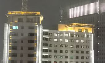 Liangying Star Homestay (Zhenhua Plaza)