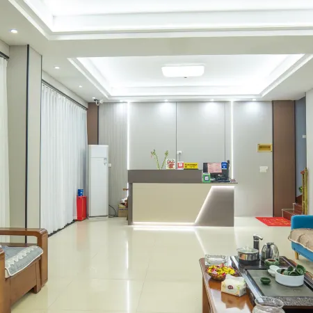 Longhushan Friday Hotel