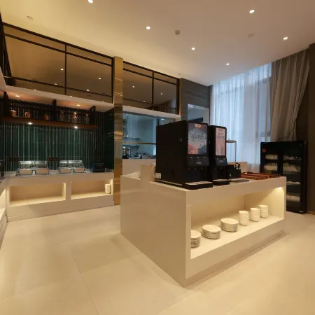 James Joyce Coffetel Hotel (Pingyao Gucheng Nanmen Visitor Center)
