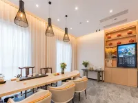 Urba Hotel (Xiamen Jimei School Village Sea Bike Lane Store) Hotels near Jimei