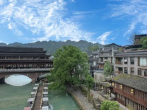 YIQUAN RIVERVIEW B&B (TUO RIVER, YUNQIAO) Hotels in Fenghuang County