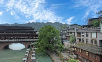 Yiquan Riverside Guesthouse (Fenghuang Ancient Town )