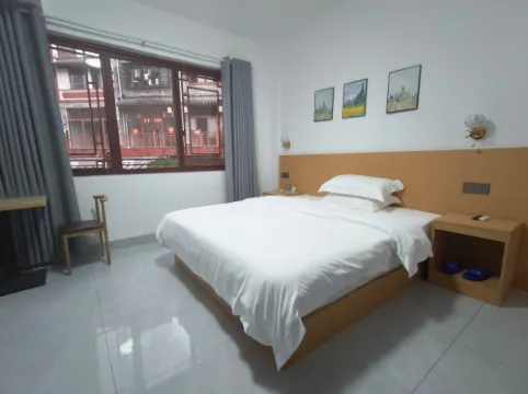 Luchuan Lifang Inn