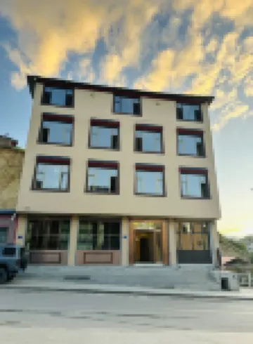 Bailongjiang Hotel (Langmusi Scenic Area)