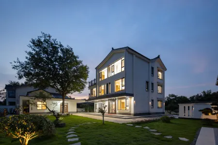 Floral Hotel·Chatian Yashan Hotel Yixing Yaohu Town Branch Отели рядом с достопримечательностью «Shanjuan Cave»