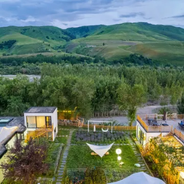 Suxin No. 1 Yard Hotels near Nalati Scenic Area