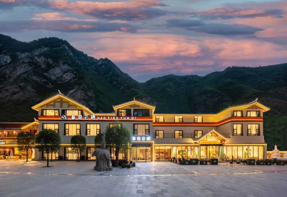 hotel overview picture