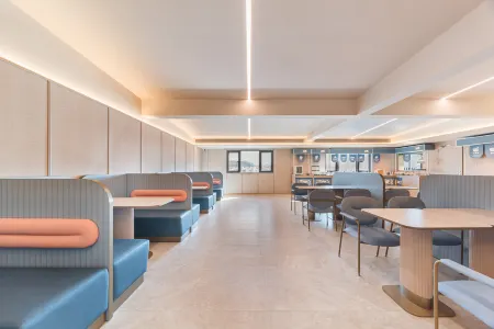 Hanting Hotel（ZhongshanZhangjiabian） Отели рядом с достопримечательностью «Zhongshan Polytechnic»