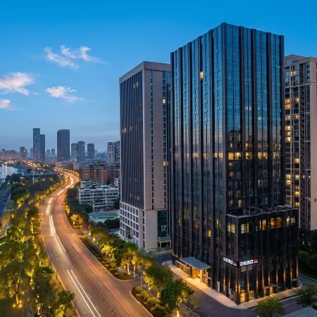 Yaluo Hotel (Yichang Three Gorges Tourist Center Wanda Branch)