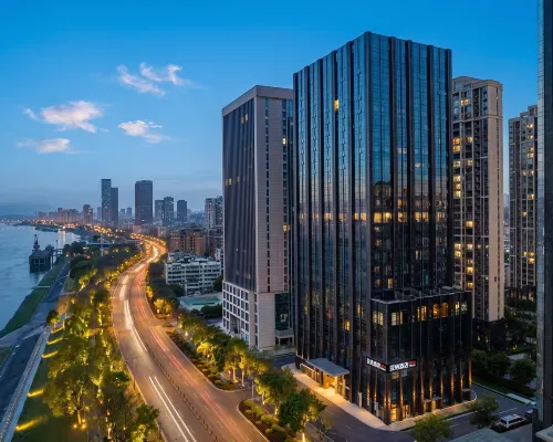Yaluo Hotel (Yichang Three Gorges Tourist Center Wanda Branch) Hotels in Yichang