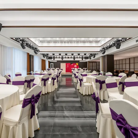 Qianna Qianxun Hotel (Linzhou Luban Avenue)