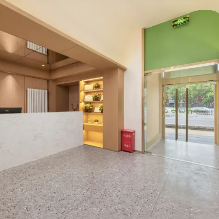 Super 8 Collection Hotel (Beijing International Trade Sihui Subway Station)