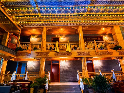 Yangzong Linka Homestay - parking