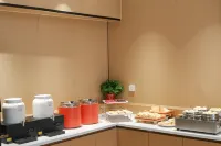 Nianju Fashion Hotel (Huashang Avenue Shangqiu Institute of Technology) - servizio colazione