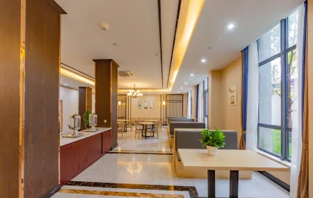 Jinhaoman International Hotel (Haining Zhejiang University International Campus) Отели рядом с достопримечательностью «Former residence of Zhimo Xu»