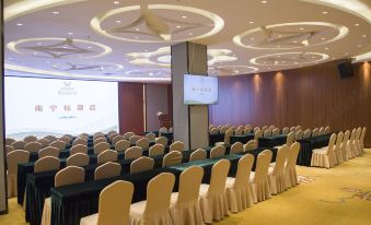 Vienna Hotel (Nanning Xianhu Branch) - Housity