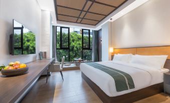 Xihan Hotel (Jianshui Ancient City Small Train Store)