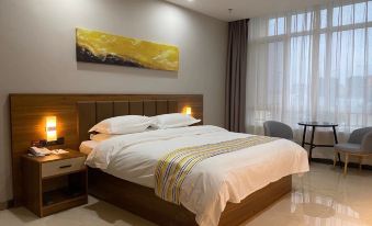 Huayi Selected Hotel (Rizhao High tech Zone Talent Store)