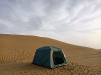 中卫腾格里向往沙漠国际露营基地 - 沙漠露营豪华亲子帐篷（公共卫浴）