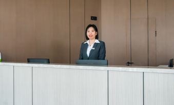 Homeinn Superior Yun Hotel (Dandong Yalu River Moon Island Anton Old Street)