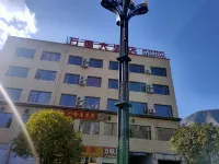 金川萬福大飯店 - 停車場