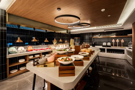 UrCove by HYATT Xi'an Jing kai Отели рядом со станцией Xi'an North Railway Station