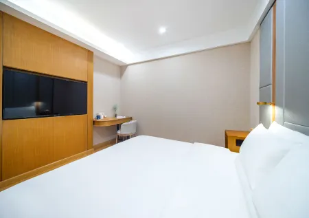 Starway Hotel (Tongliao Mingren Avenue Branch) Отели рядом с достопримечательностью «Niujie (Central Street)»